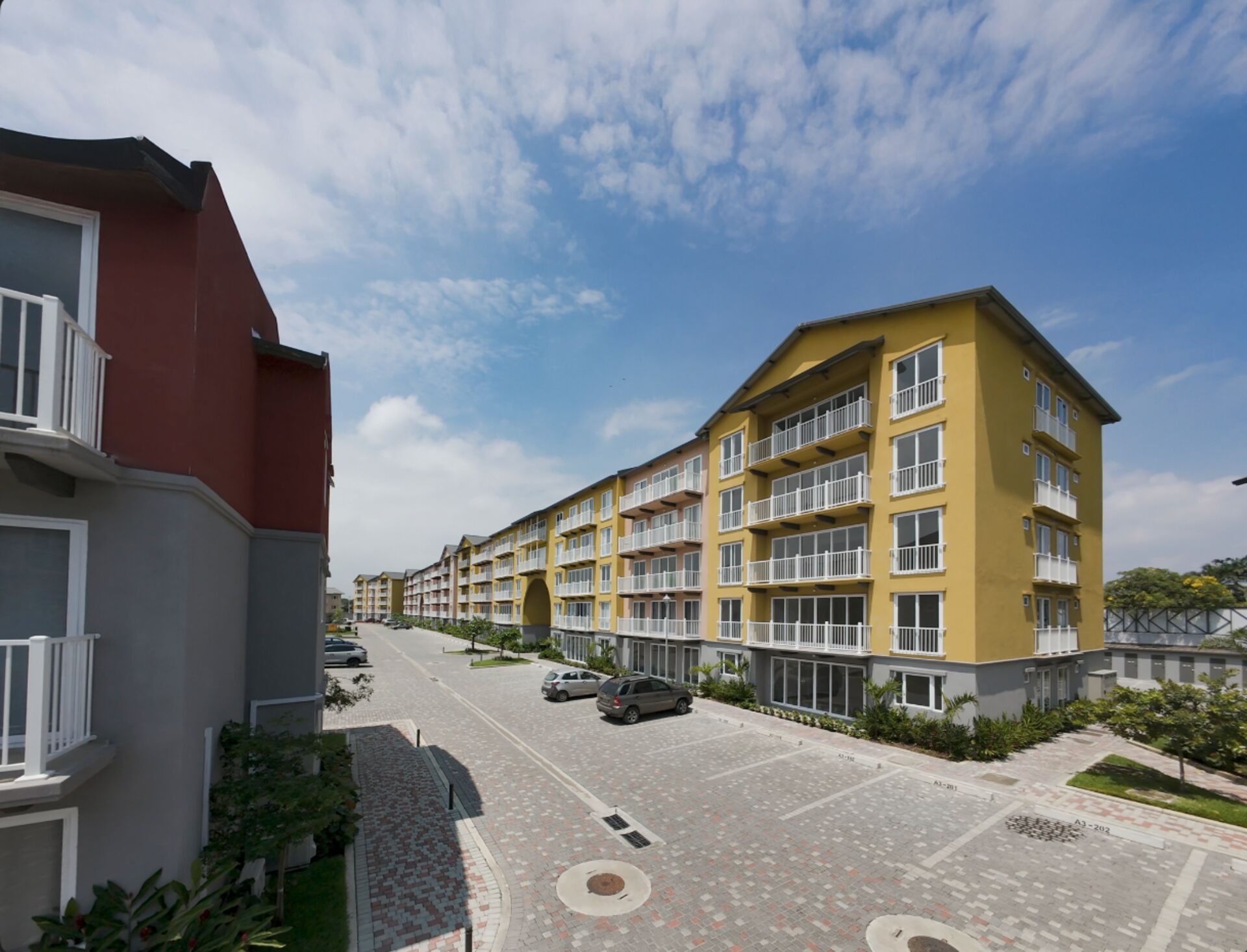 Fachada del conjunto residencial Ribera del Buijo, Plaza Arroyo